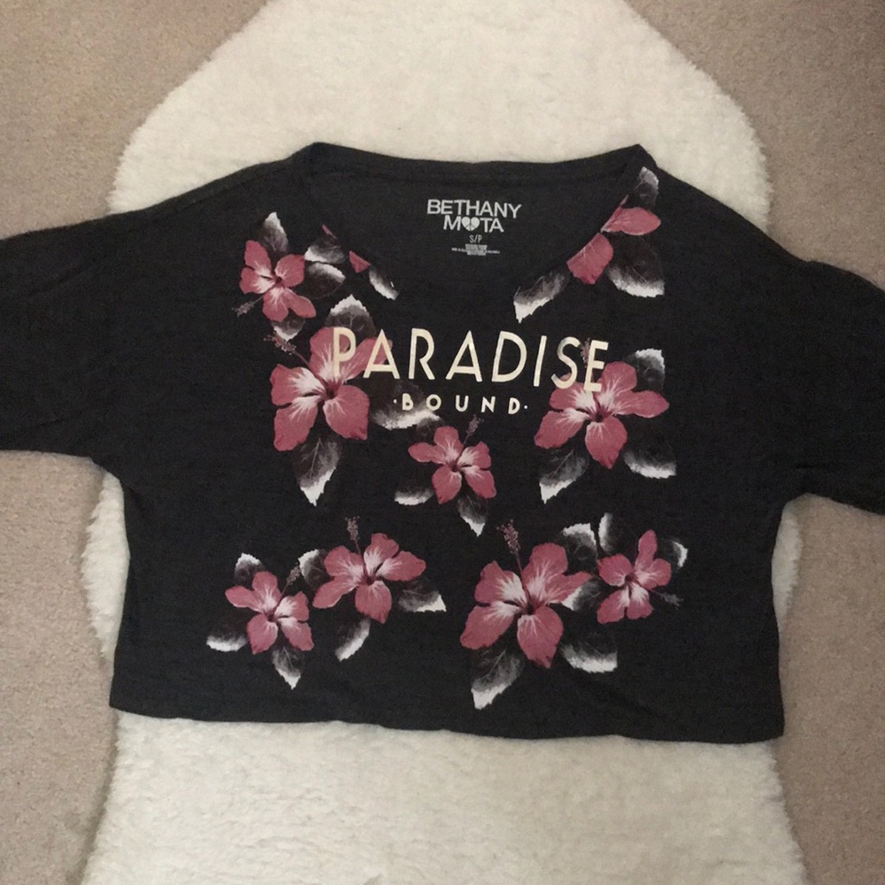 NWOT Aeropostale Bethany Mota Grey and Pink Paradise Cropped Floral T-Shirt